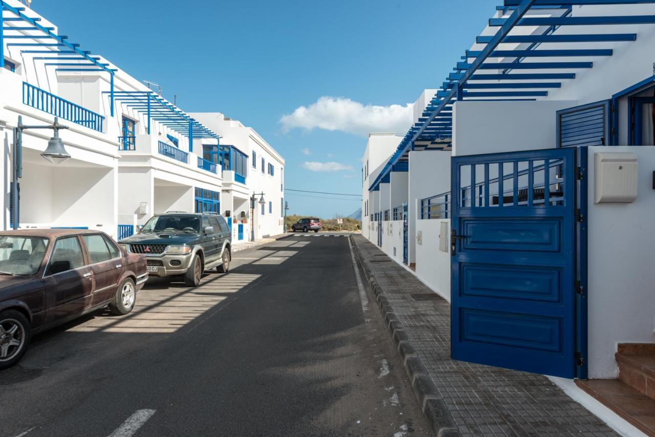 Modern Beach House In Famara Eksteriør billede